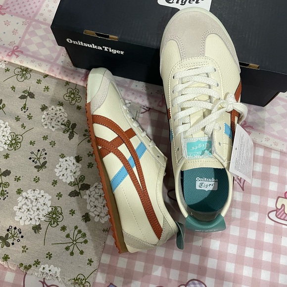 Onitsuka Tiger by Asics Shoes - Onitsuka Tiger Cream Sneakers with Rust & Light Blue Stripes